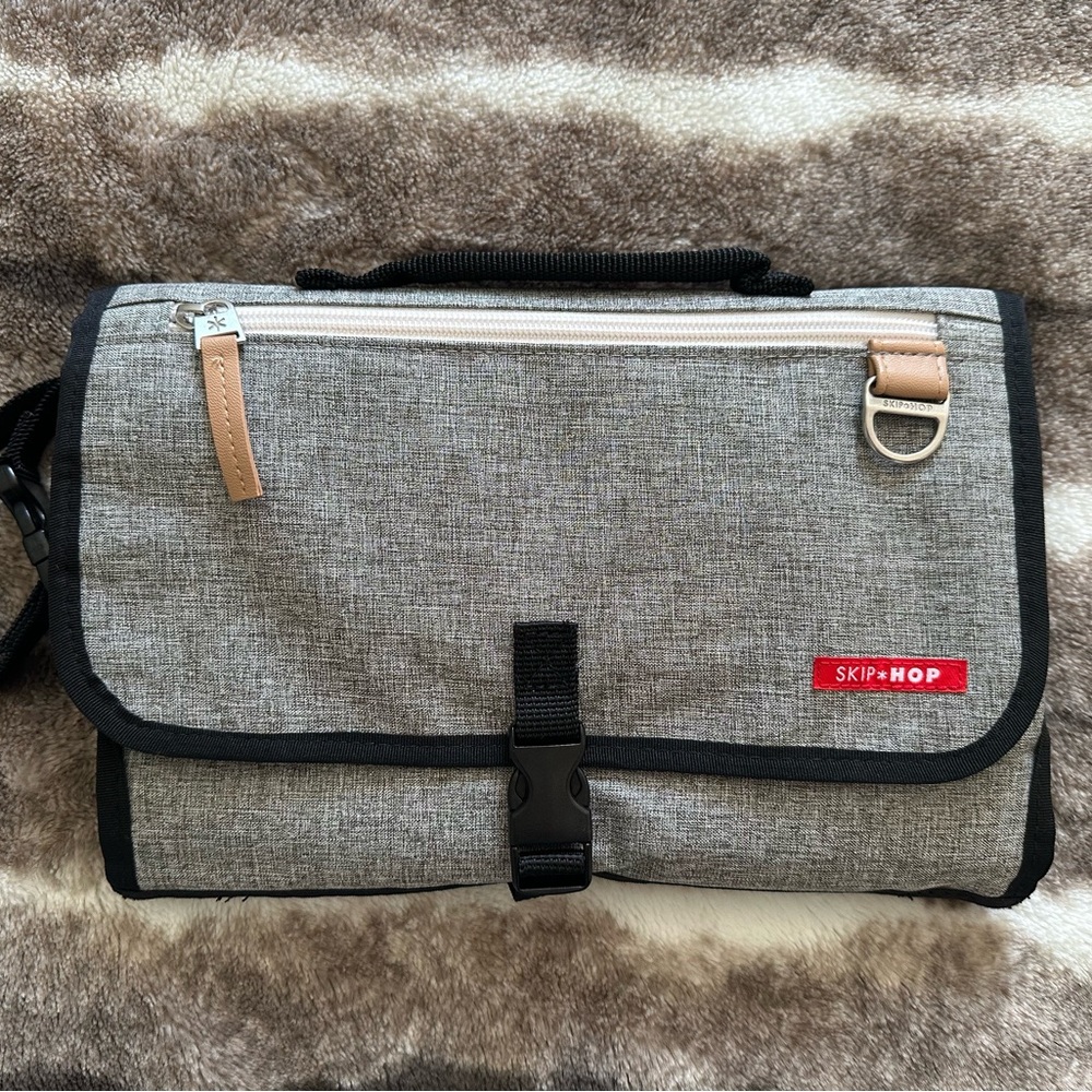 Skip Hop Gray Diaper Changing Organizer Bag NWOT
